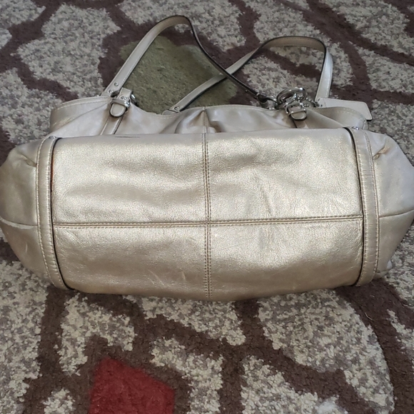😁Metallic Gold Coach Shoulder Bag😁 - Picture 7 of 14